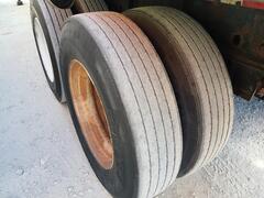 1998 UTILITY Flatbed - Image 6