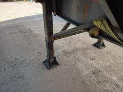 1998 UTILITY Flatbed - Image 3