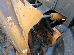 2005 CASE 586H - Image 9