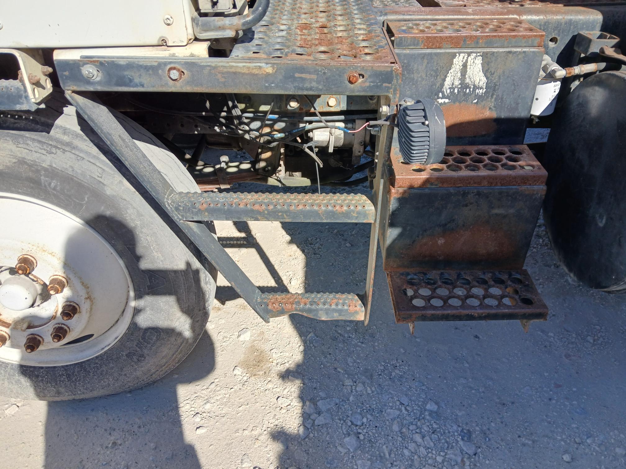 2002 OTTAWA 30 - view 4 of 12