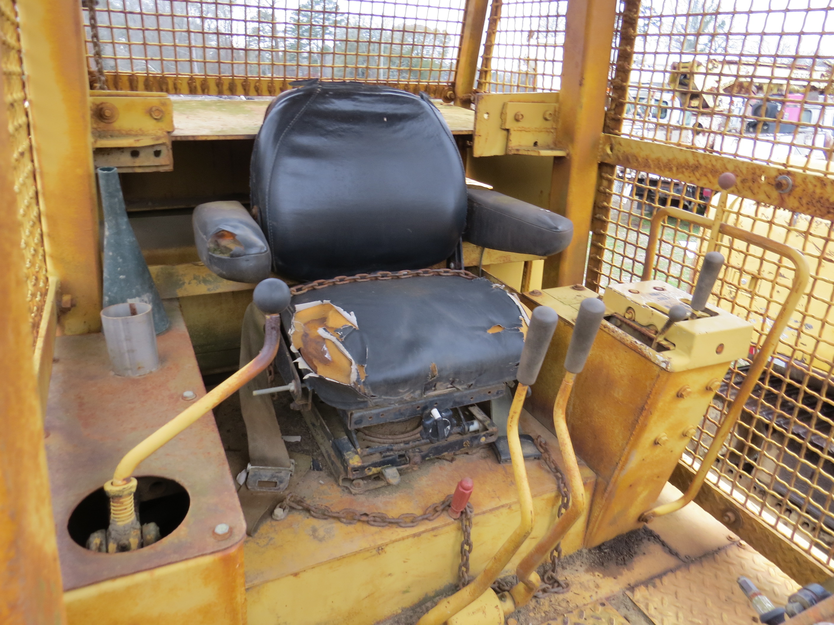 2000 DRESSER TD12C - Image 17