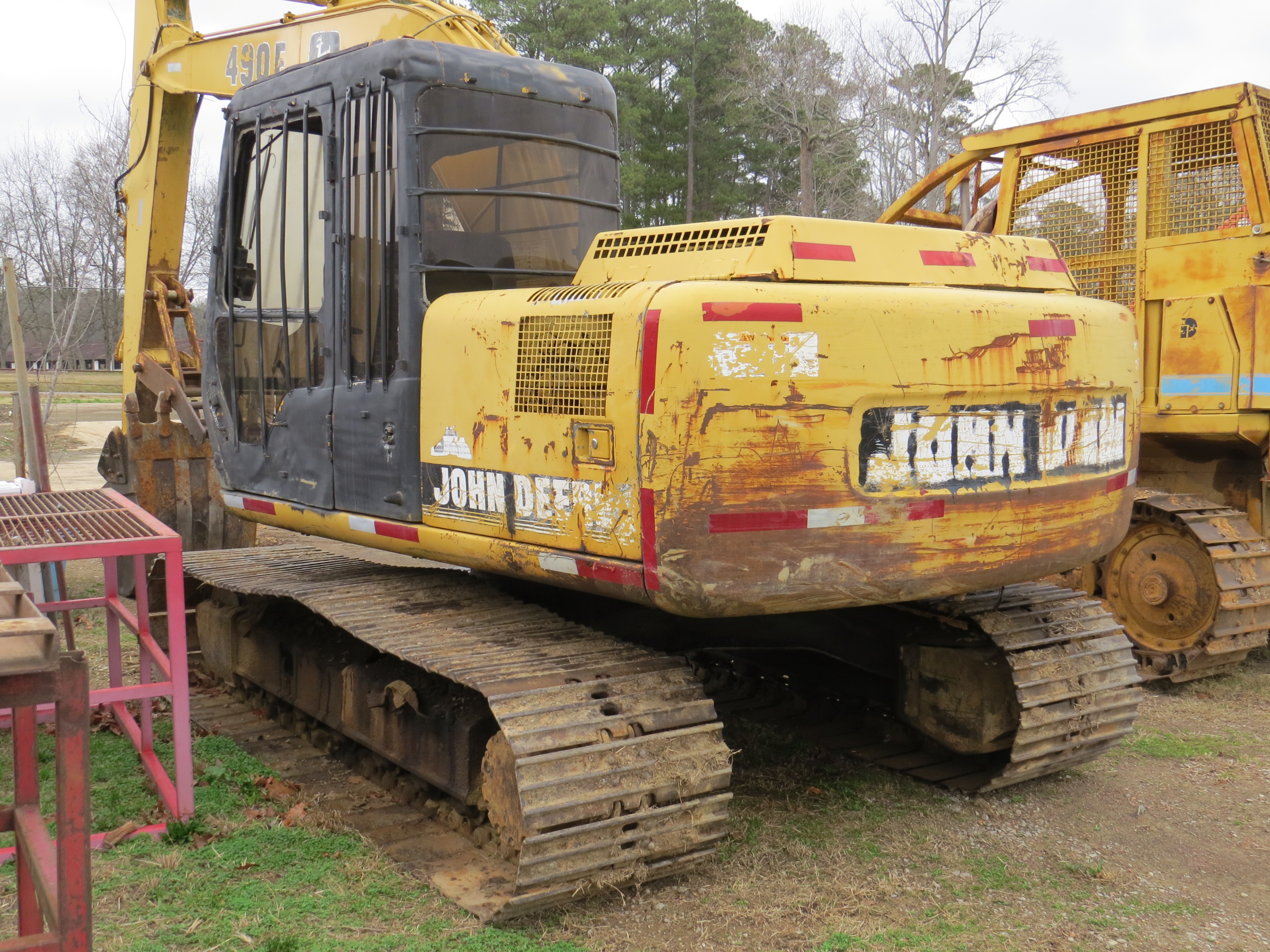 1994 DEERE 490E - view 1 of 22
