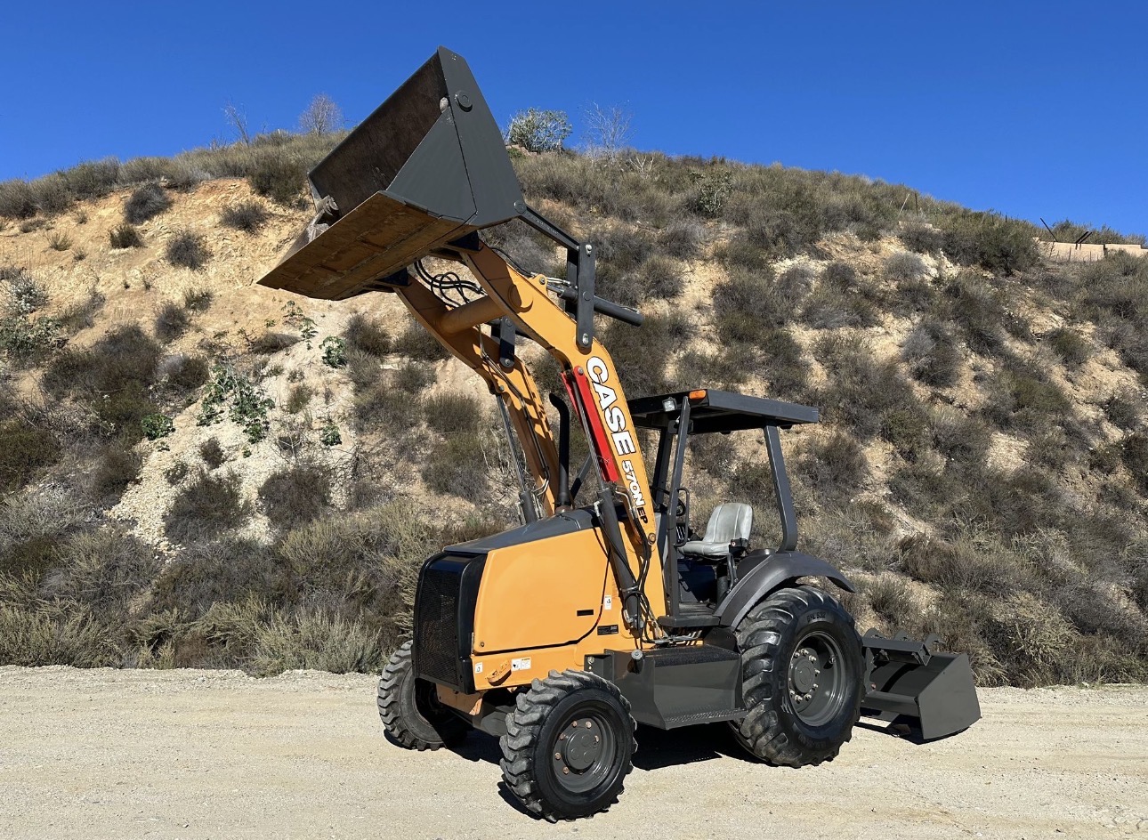 2017 CASE 570N EP - Image 7