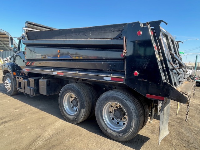 1995 FORD  L-9000 AeroMax - view 3 of 18