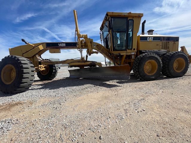 2005 CATERPILLAR 140H VHP