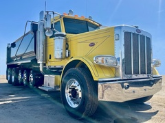 2009 PETERBILT 388 - Image 1