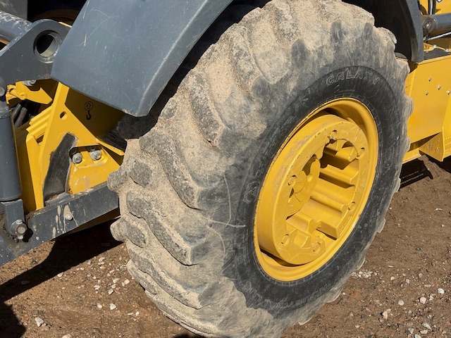 2019 DEERE 210L EP - view 8 of 19