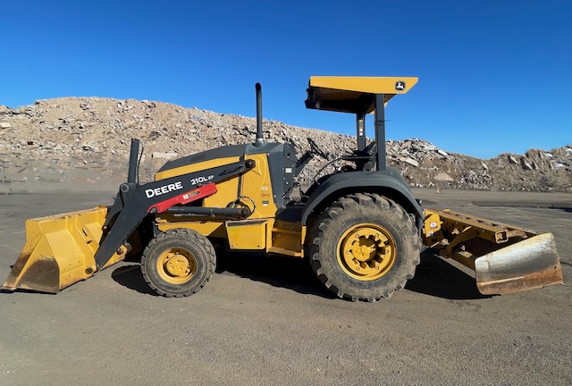2019 DEERE 210L EP