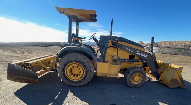 2019 DEERE 210L EP - view 5 of 19