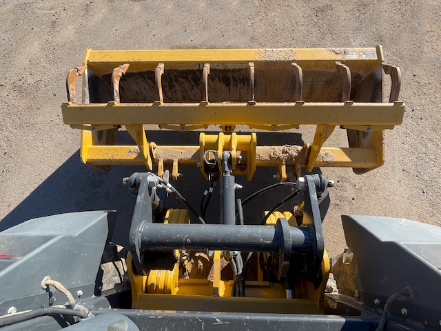 2019 DEERE 210L EP - view 4 of 19