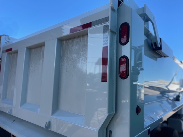 2010 FREIGHTLINER M2 106 - view 6 of 15