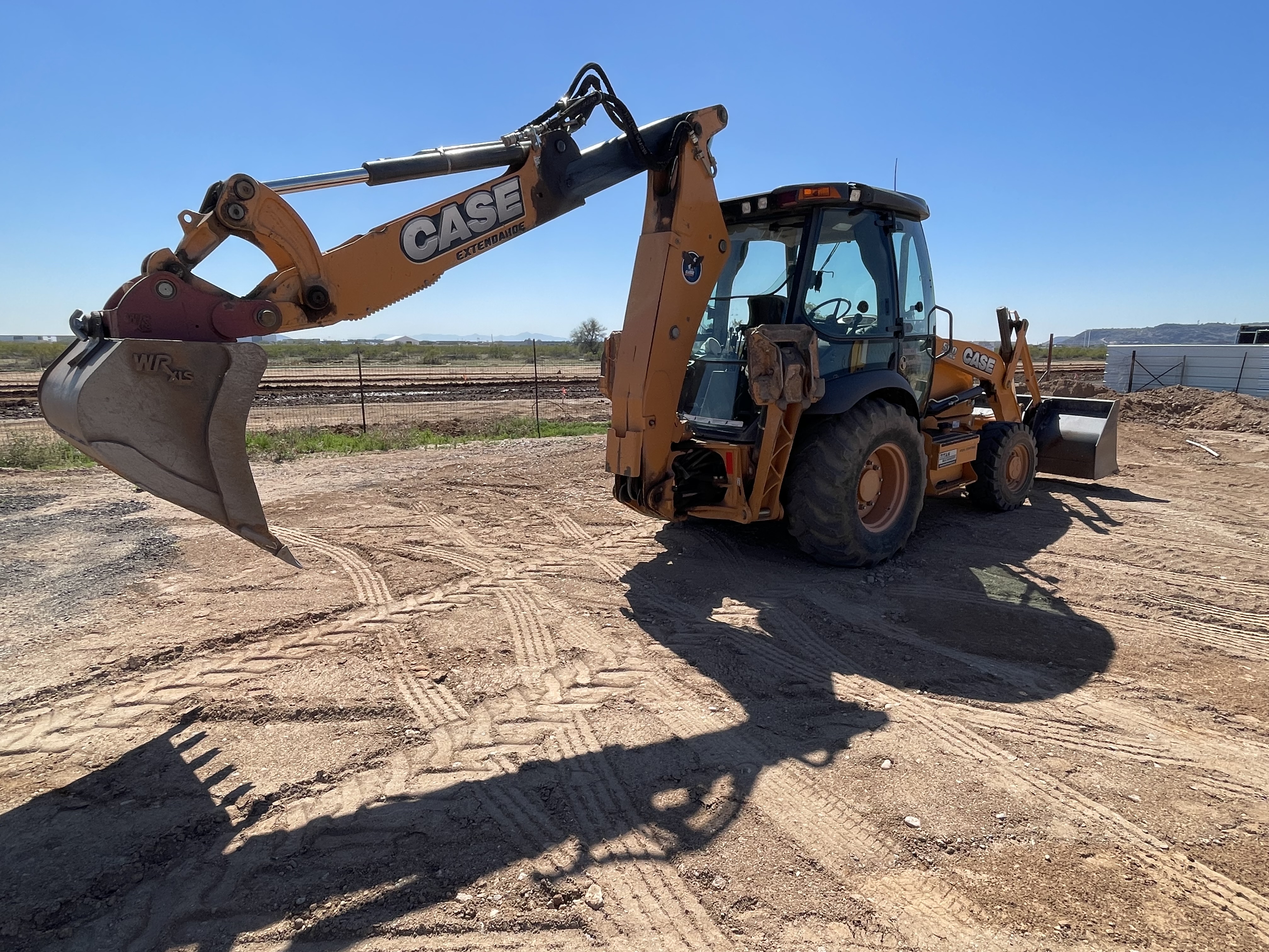 2014 CASE 580SN  4WD - view 15 of 18