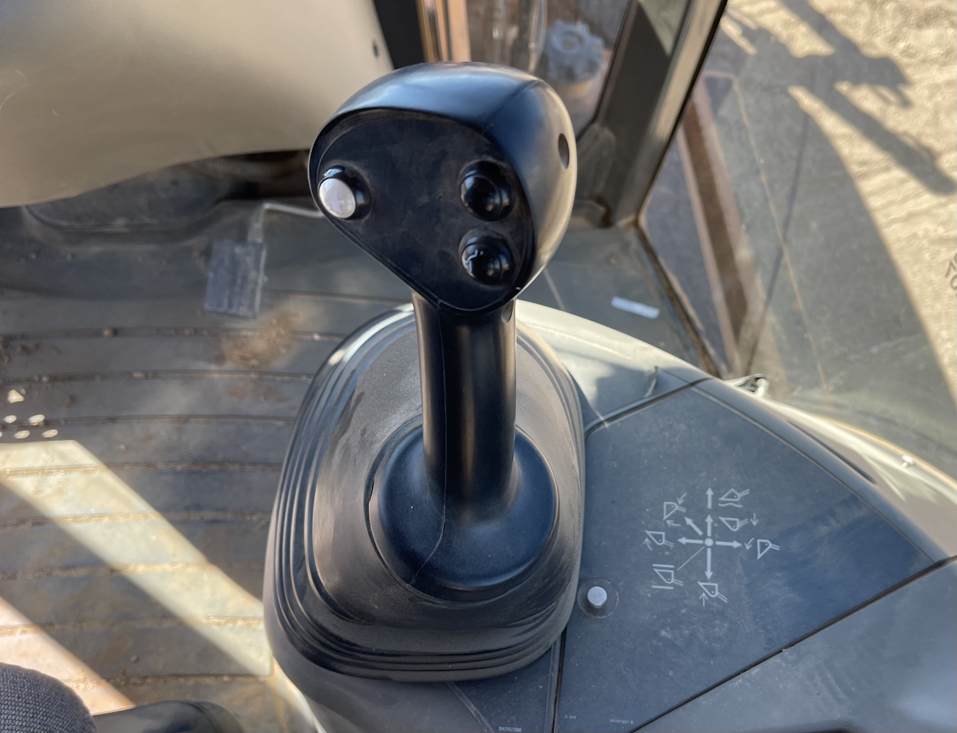 2014 CASE 580SN  4WD - view 7 of 18