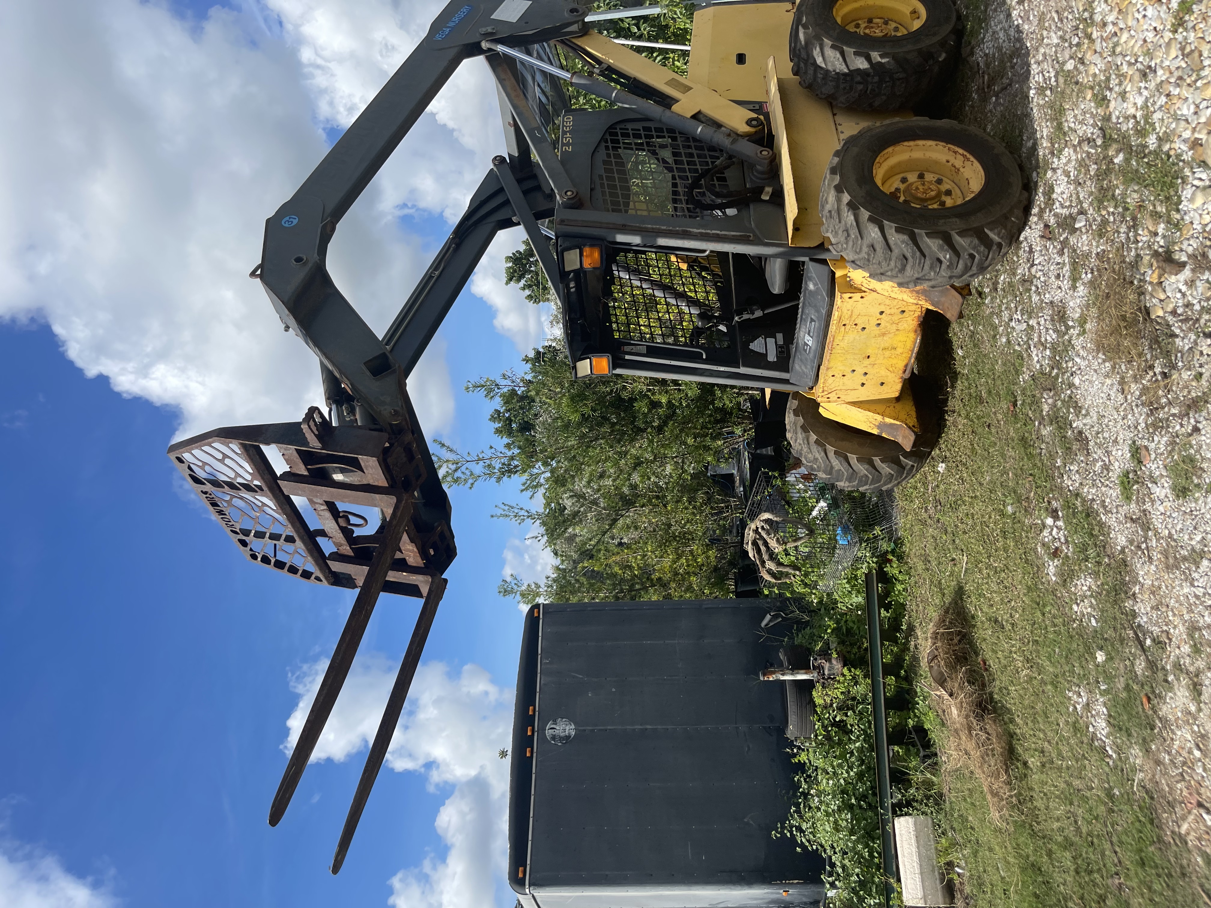 2004 NEW HOLLAND LS 180 - Image 3