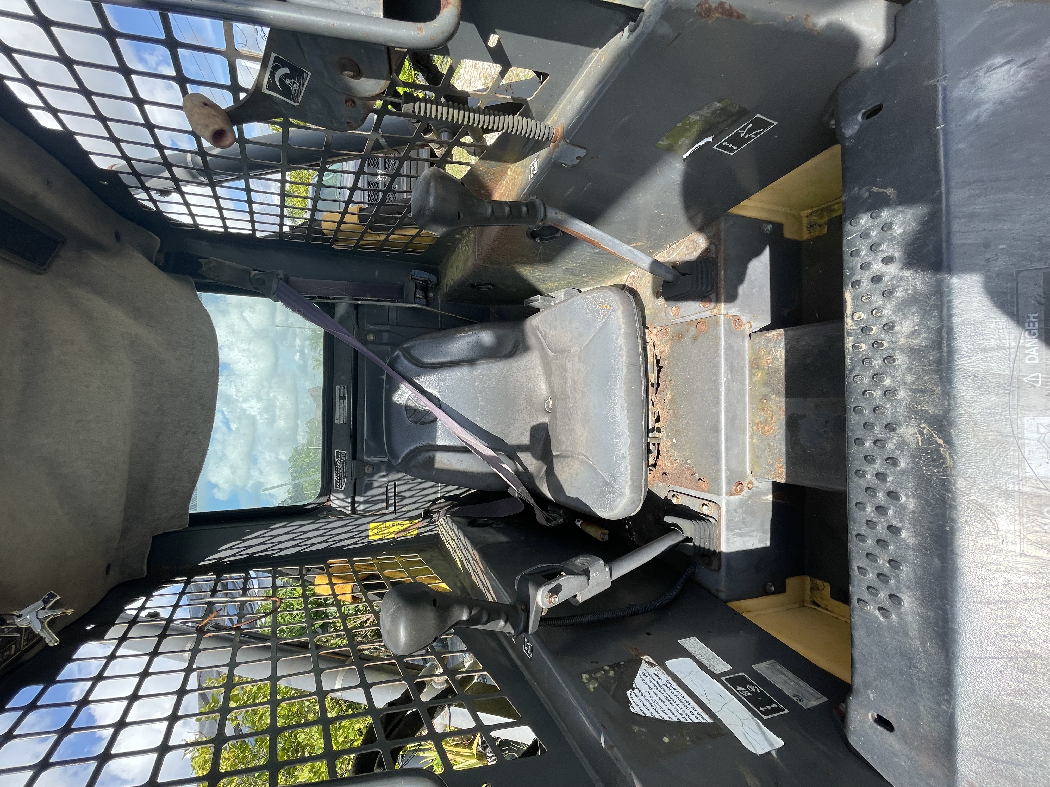 2004 NEW HOLLAND LS 180 - Image 11