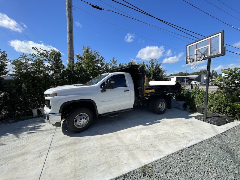 2023 CHEVROLET 3500 HD - view 4 of 5