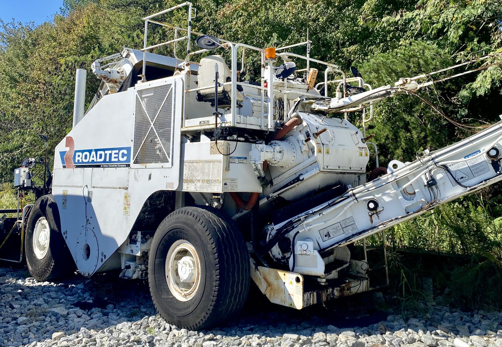 2011 ROADTEC SB2500D - Image 3