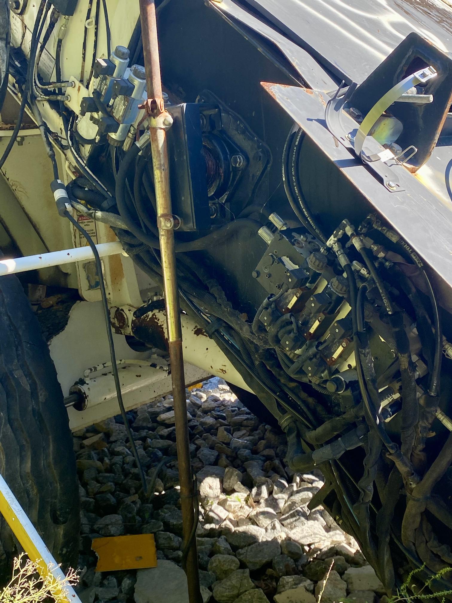 2011 ROADTEC SB2500D - Image 11