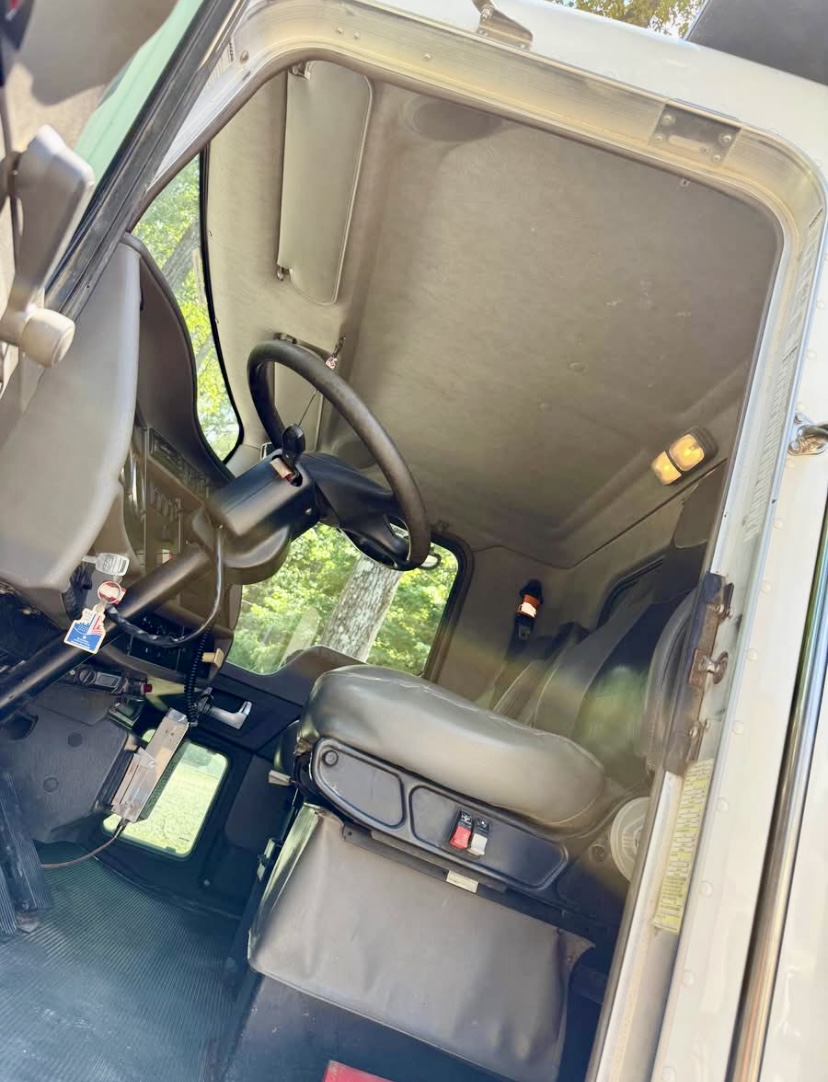 2012 KENWORTH T370 - view 9 of 10