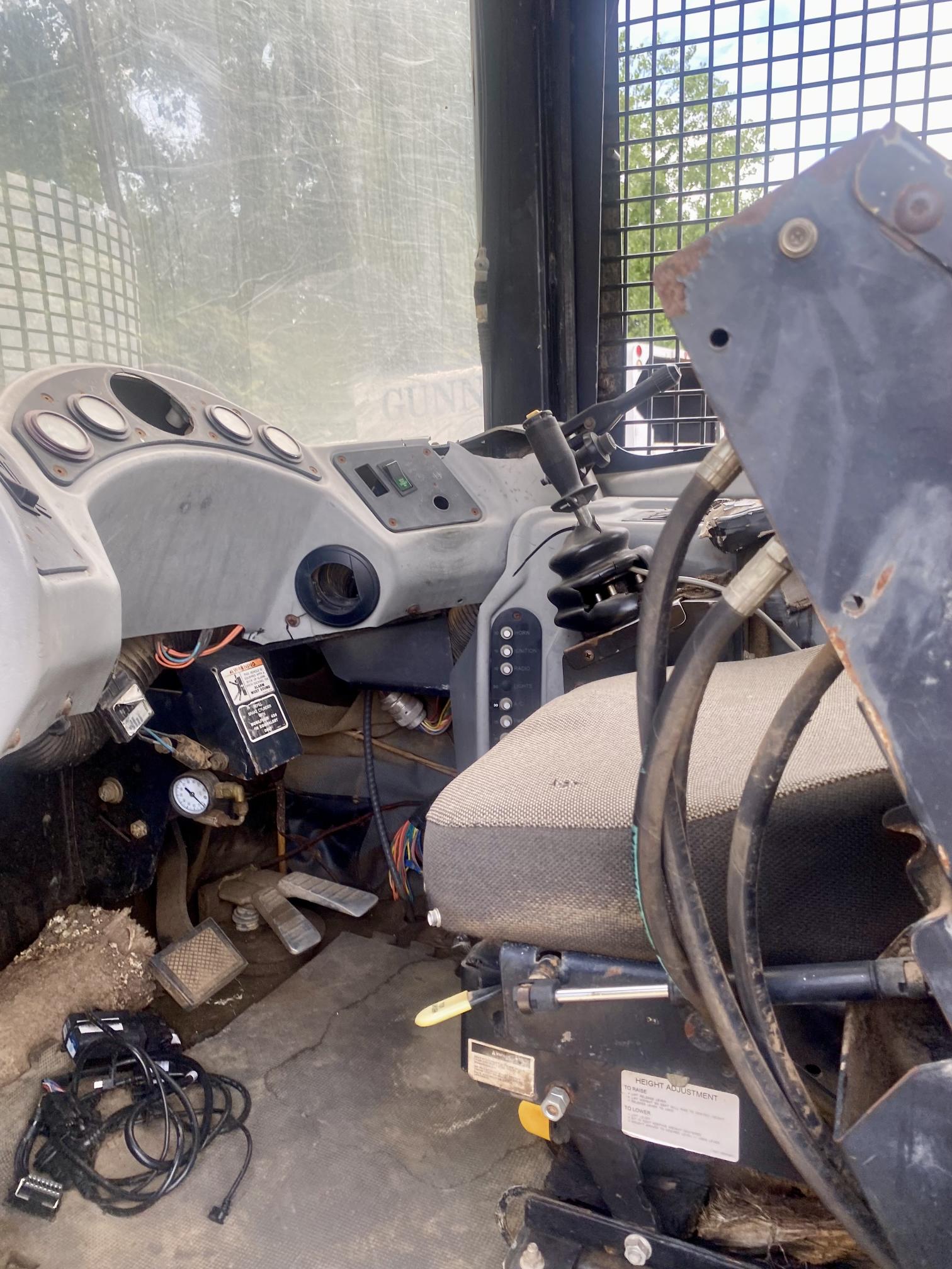 2002 HYDRO-AX 570 - view 5 of 9