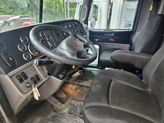 2019 PETERBILT 365 - Image 14