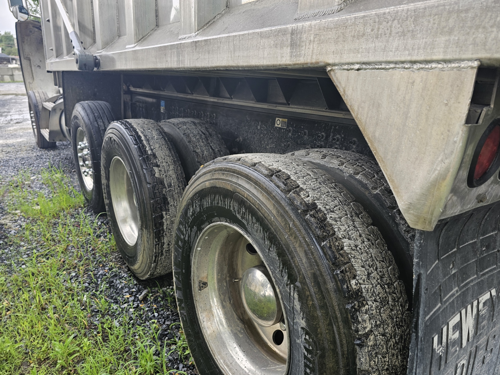 2019 PETERBILT 365 - Image 10