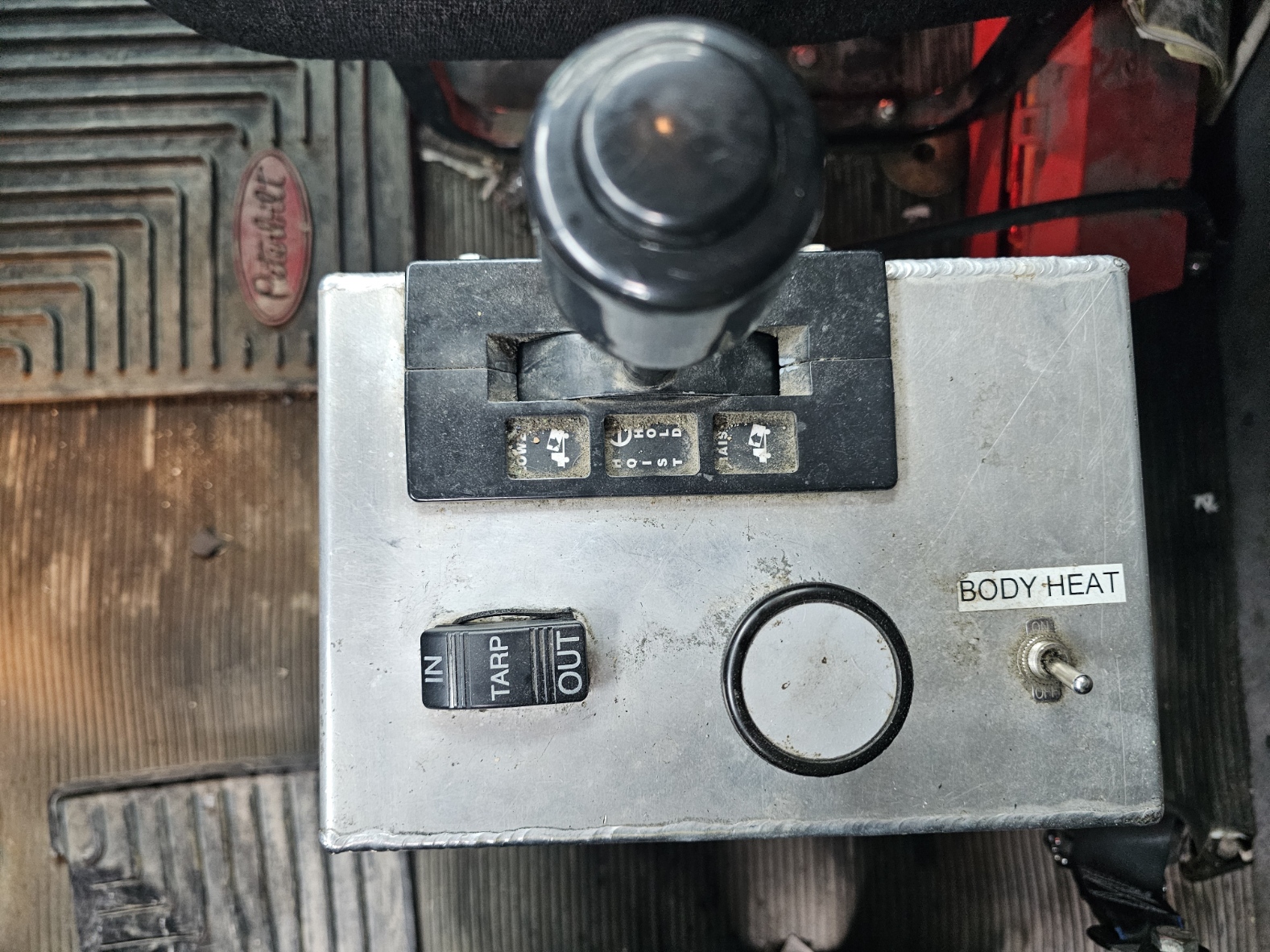 2019 PETERBILT 365 - Image 16