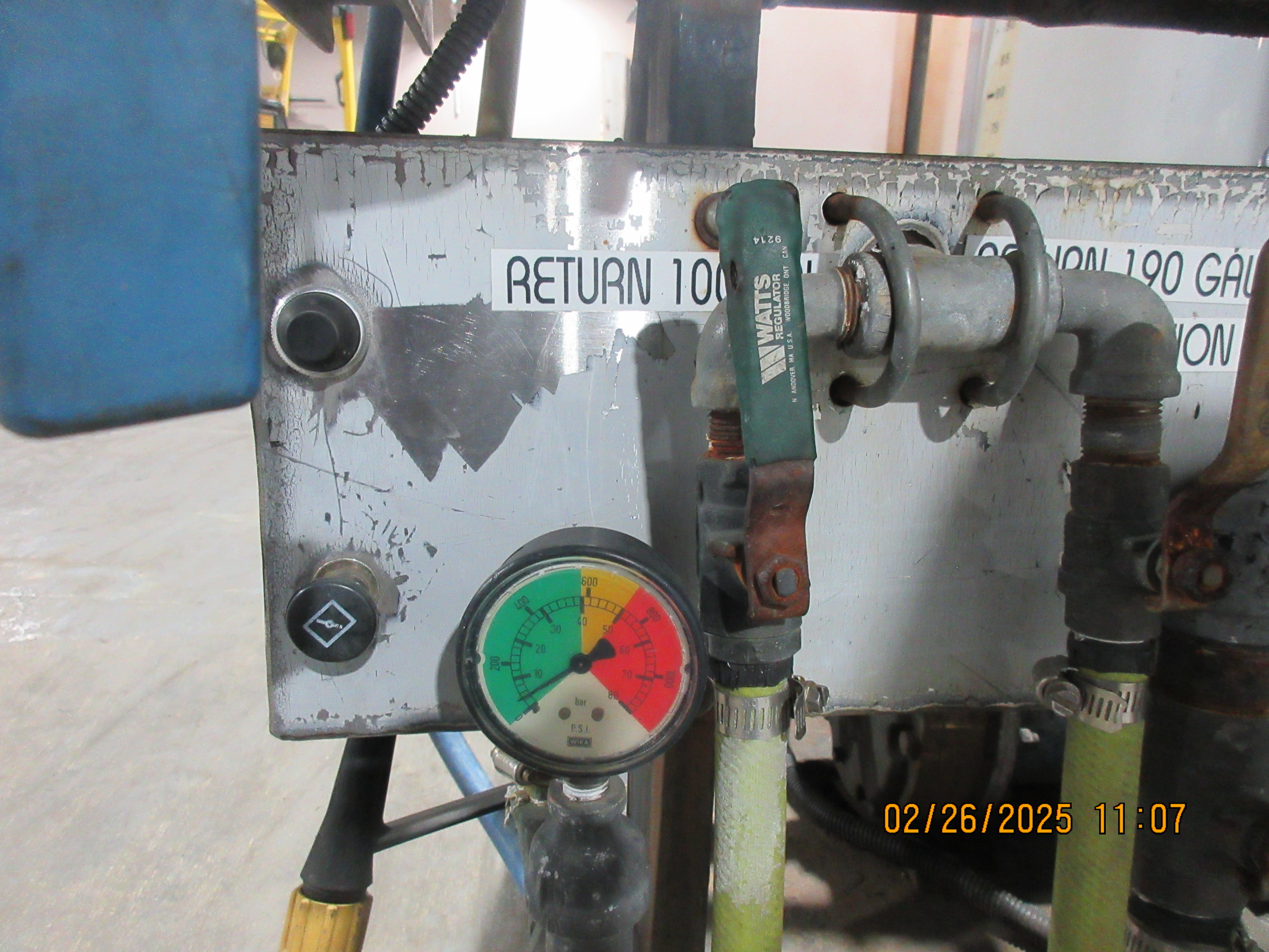 JOHN DEERE Skid Spray Tank - view 11 of 12