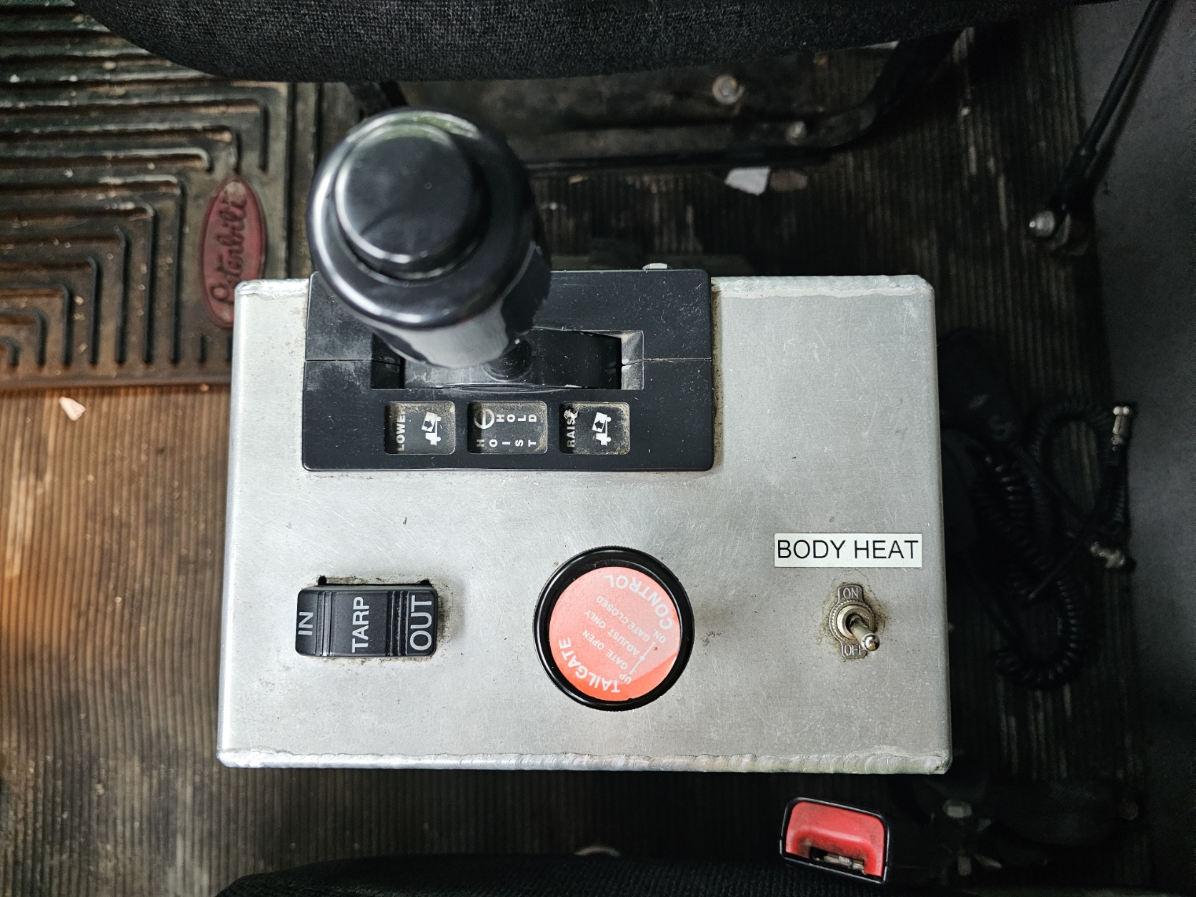 2019 PETERBILT 365 - view 13 of 16