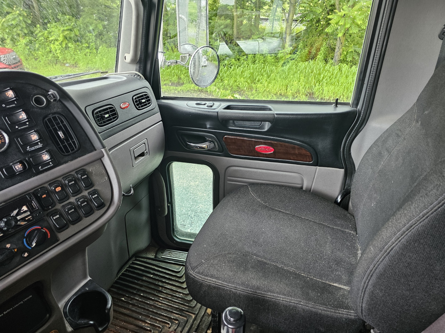2019 PETERBILT 365 - Image 12