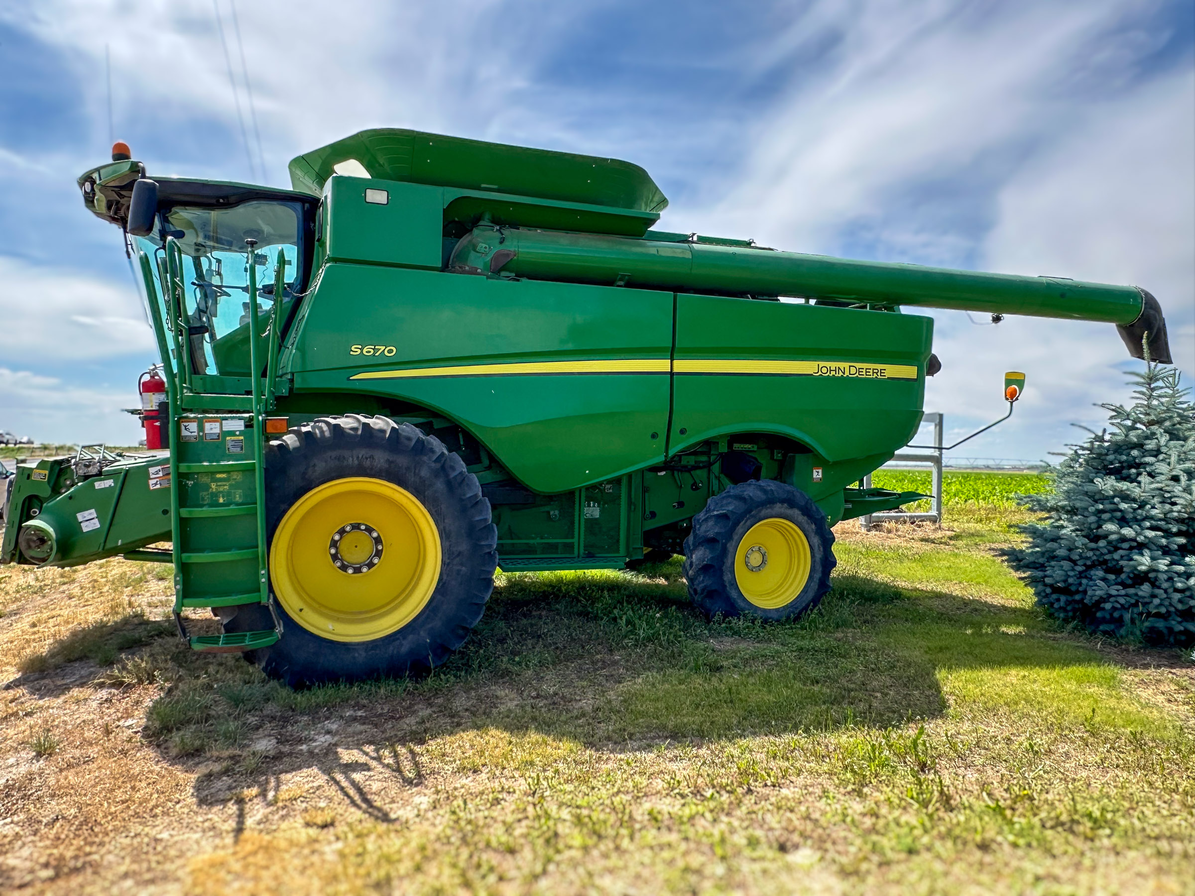 2012 JOHN DEERE S670 - Image 2