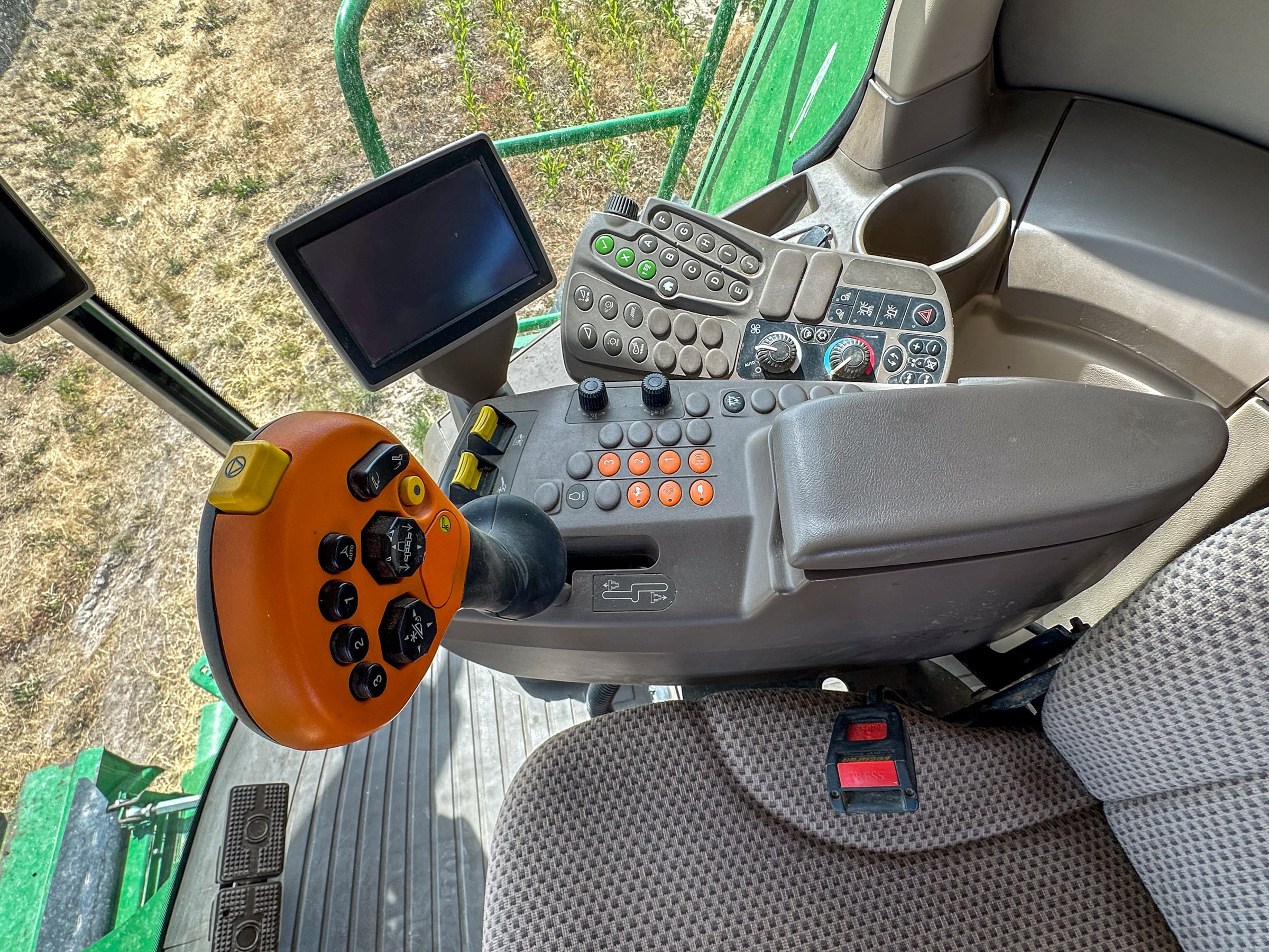 2012 JOHN DEERE S670 - view 12 of 22