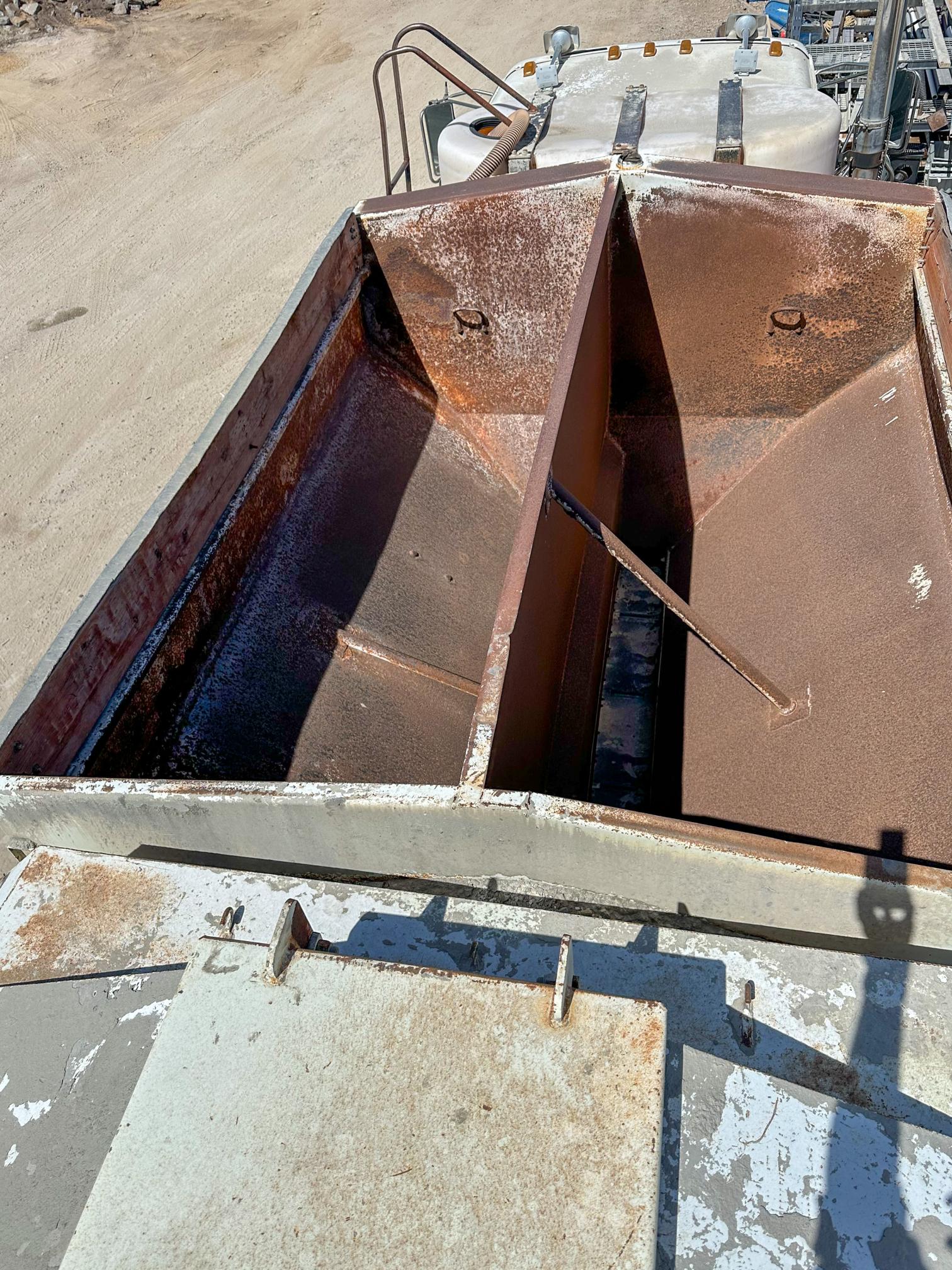 2005 STERLING L9500 - Image 8