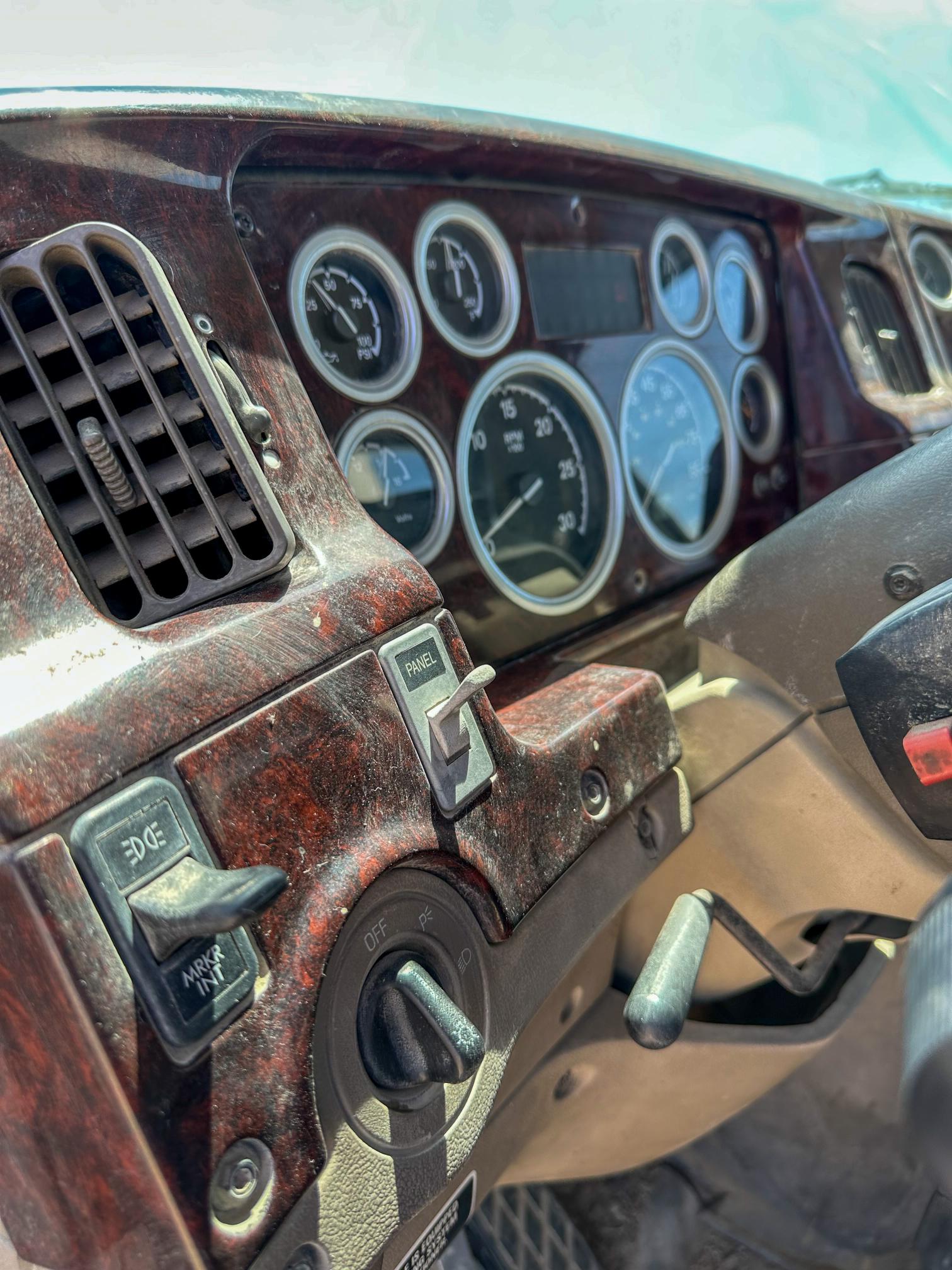 2005 STERLING L9500 - Image 14