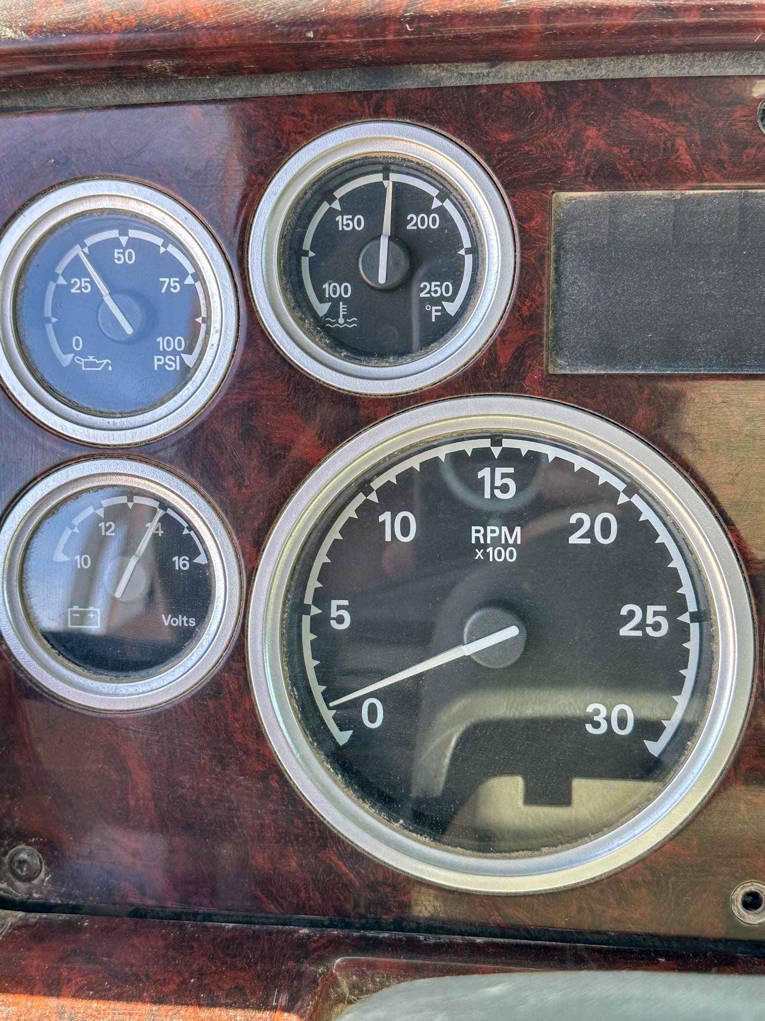 2005 STERLING L9500 - Image 16