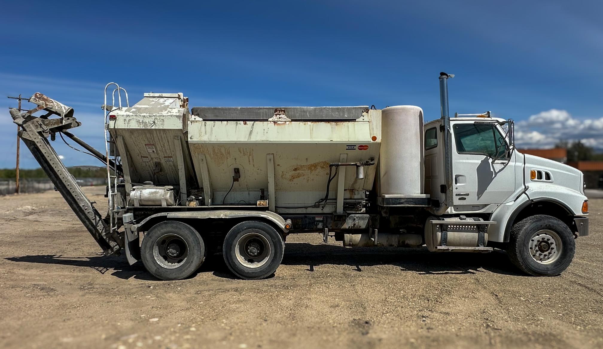 2005 STERLING L9500 - Image 4