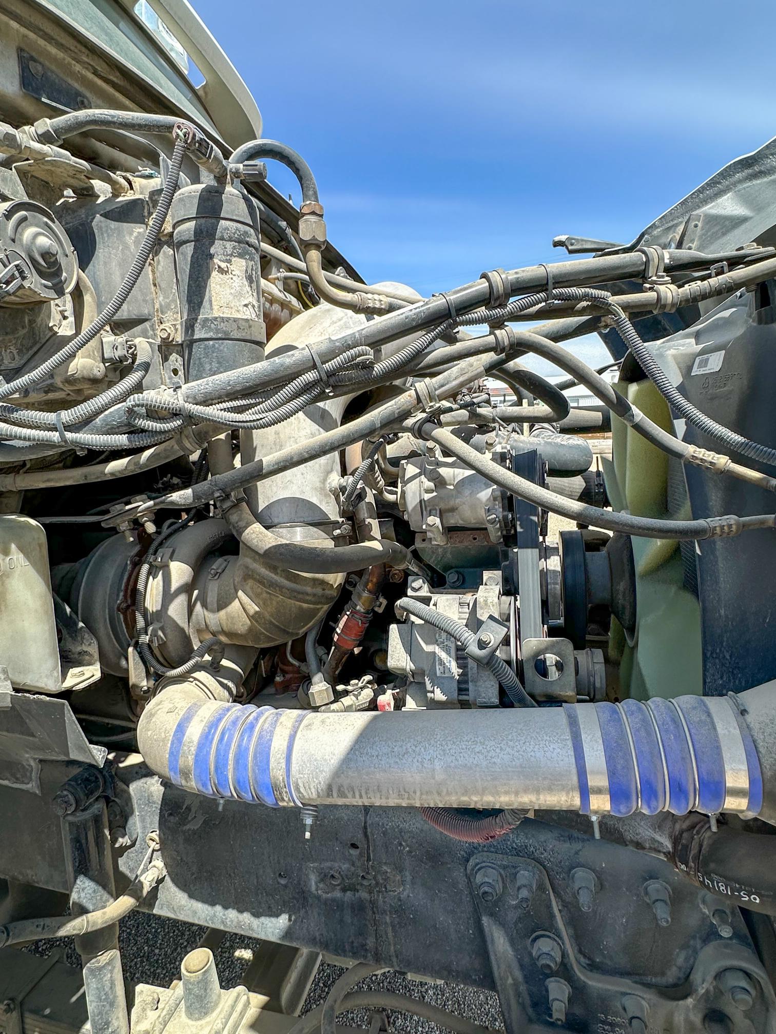 2005 STERLING L9500 - Image 28