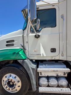 2016 MACK Pinnacle - Image 11