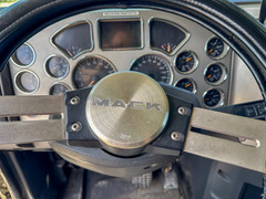 2016 MACK Pinnacle - Image 20