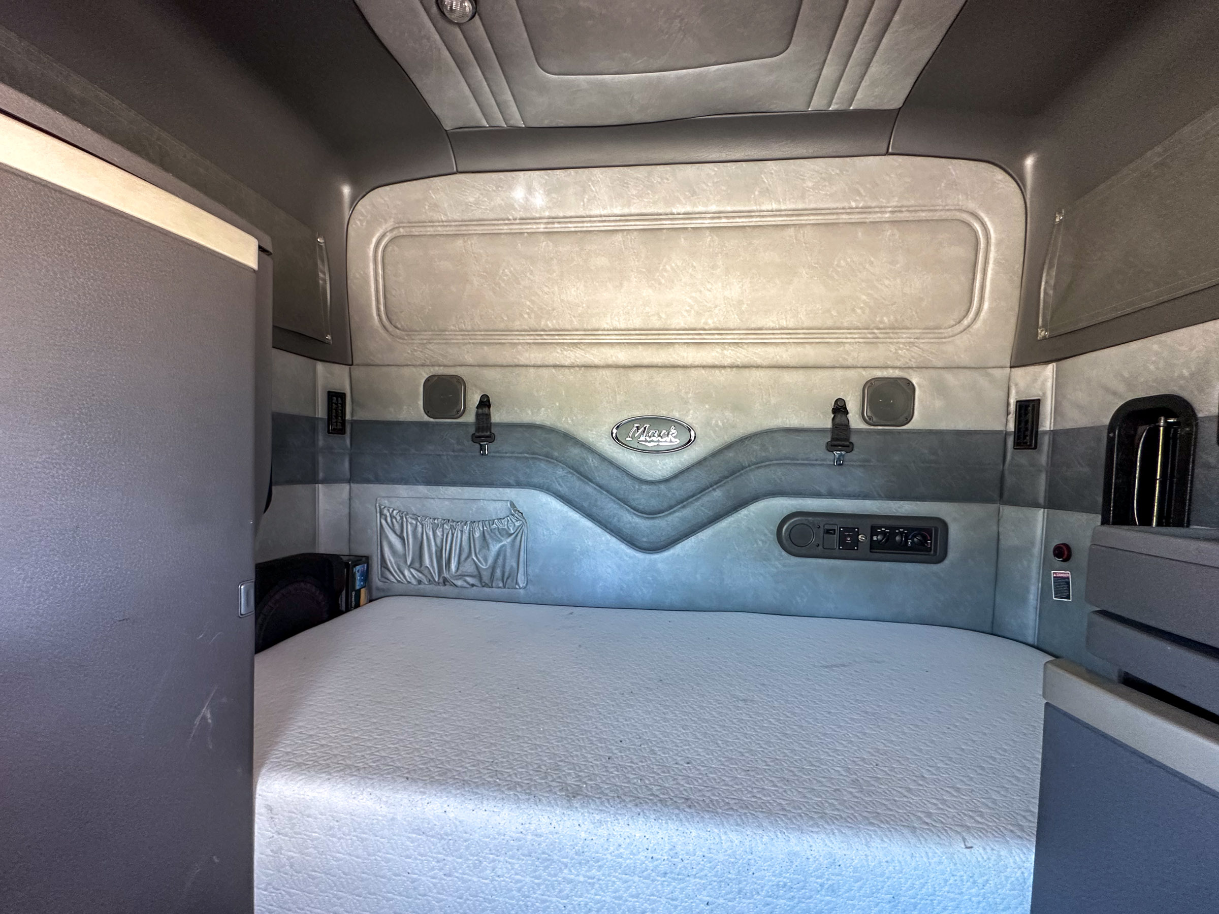 2016 MACK Pinnacle - Image 31