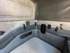 2016 MACK Pinnacle - Image 32