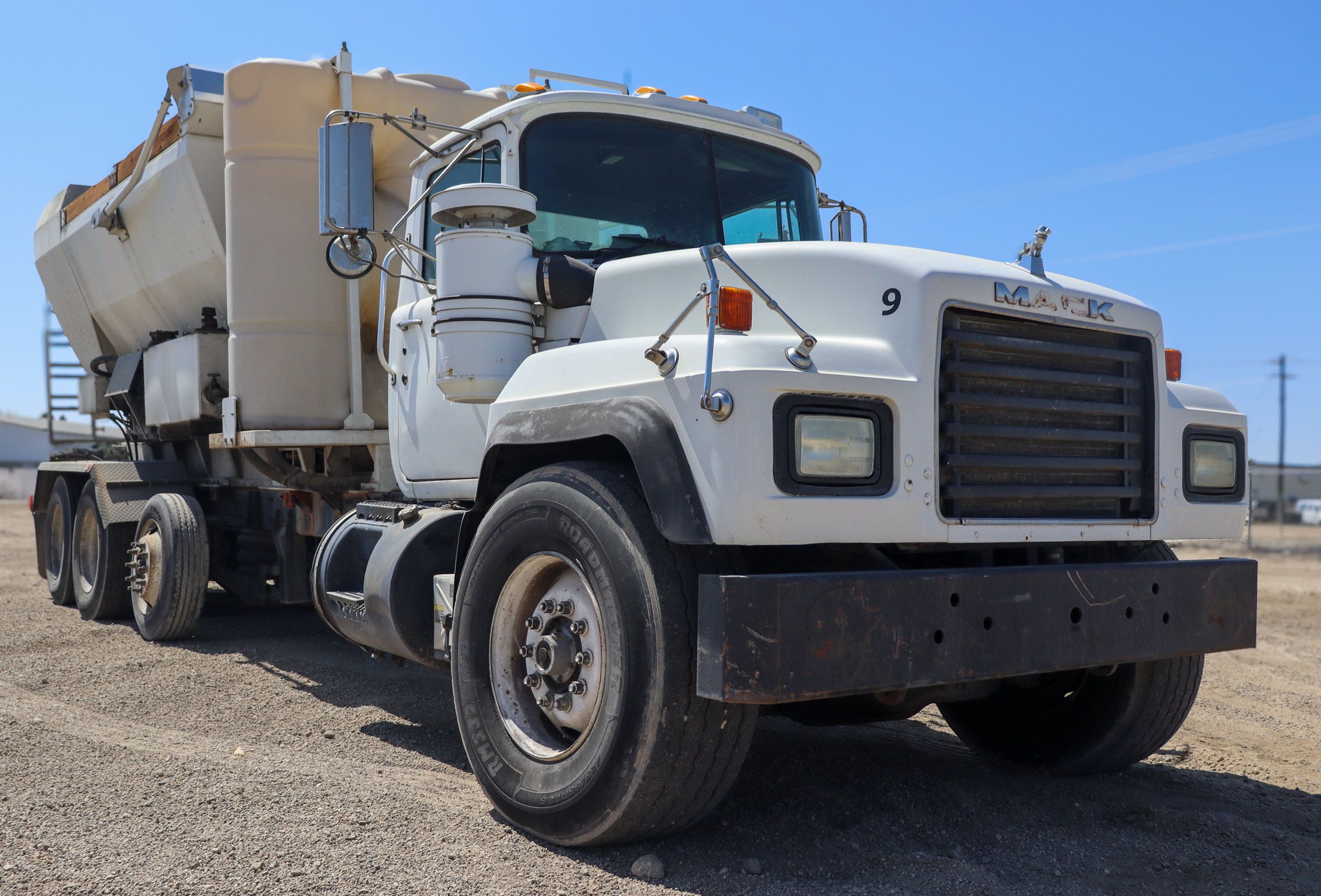 2003 MACK RD690P - Image 7