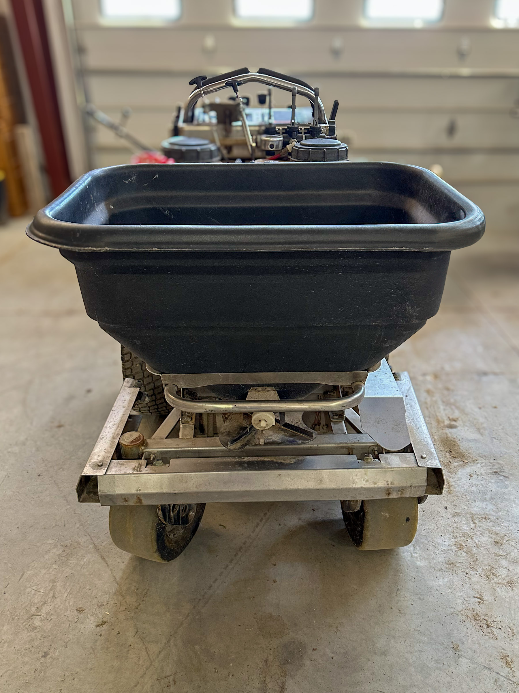 2018 FERRIS MOWERS Spreader/Sprayer - Image 5