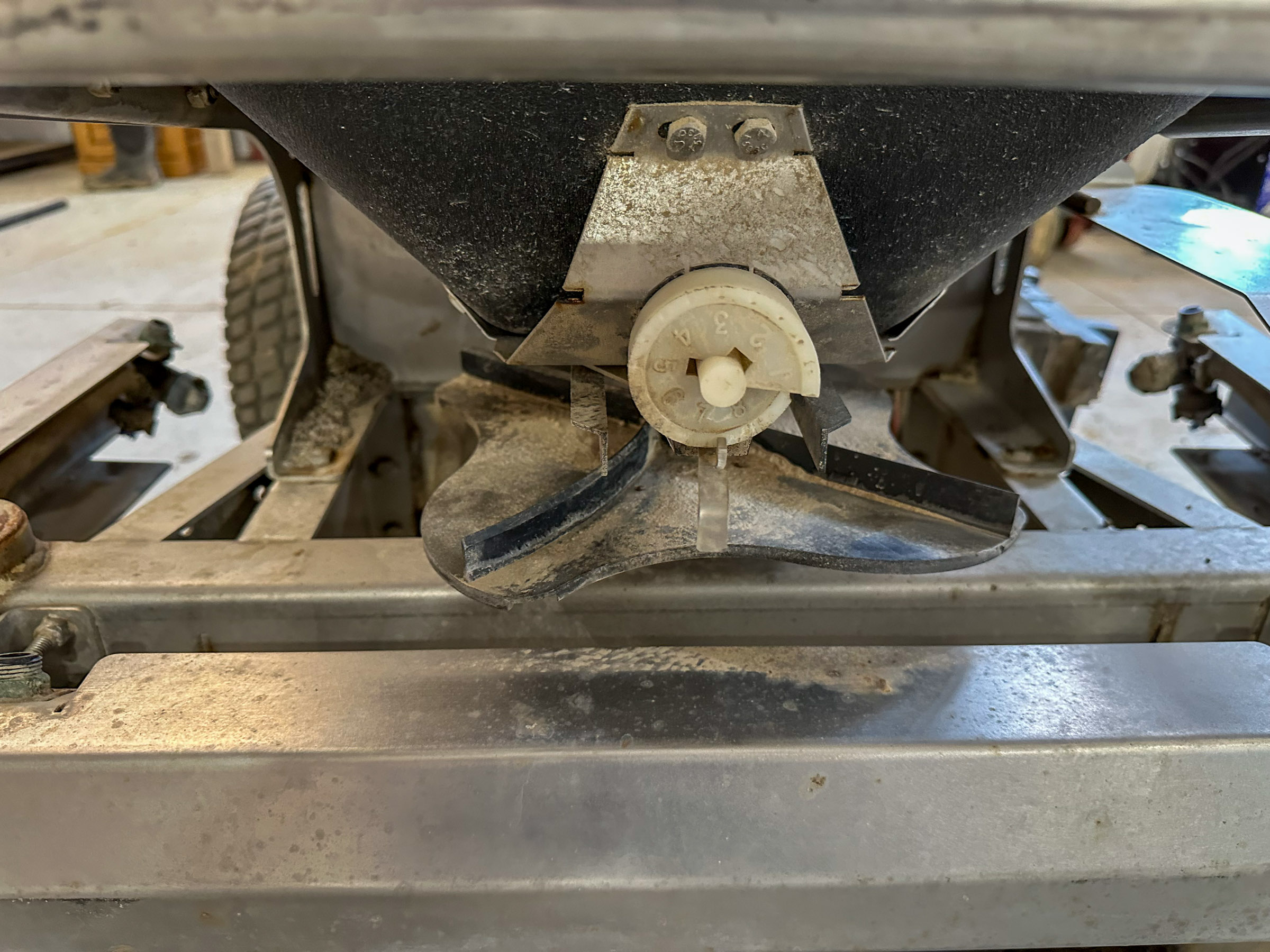 2018 FERRIS MOWERS Spreader/Sprayer - view 6 of 16