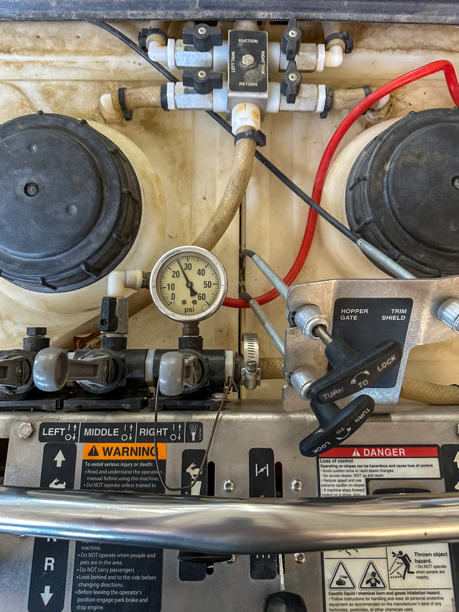 2018 FERRIS MOWERS Spreader/Sprayer - Image 9