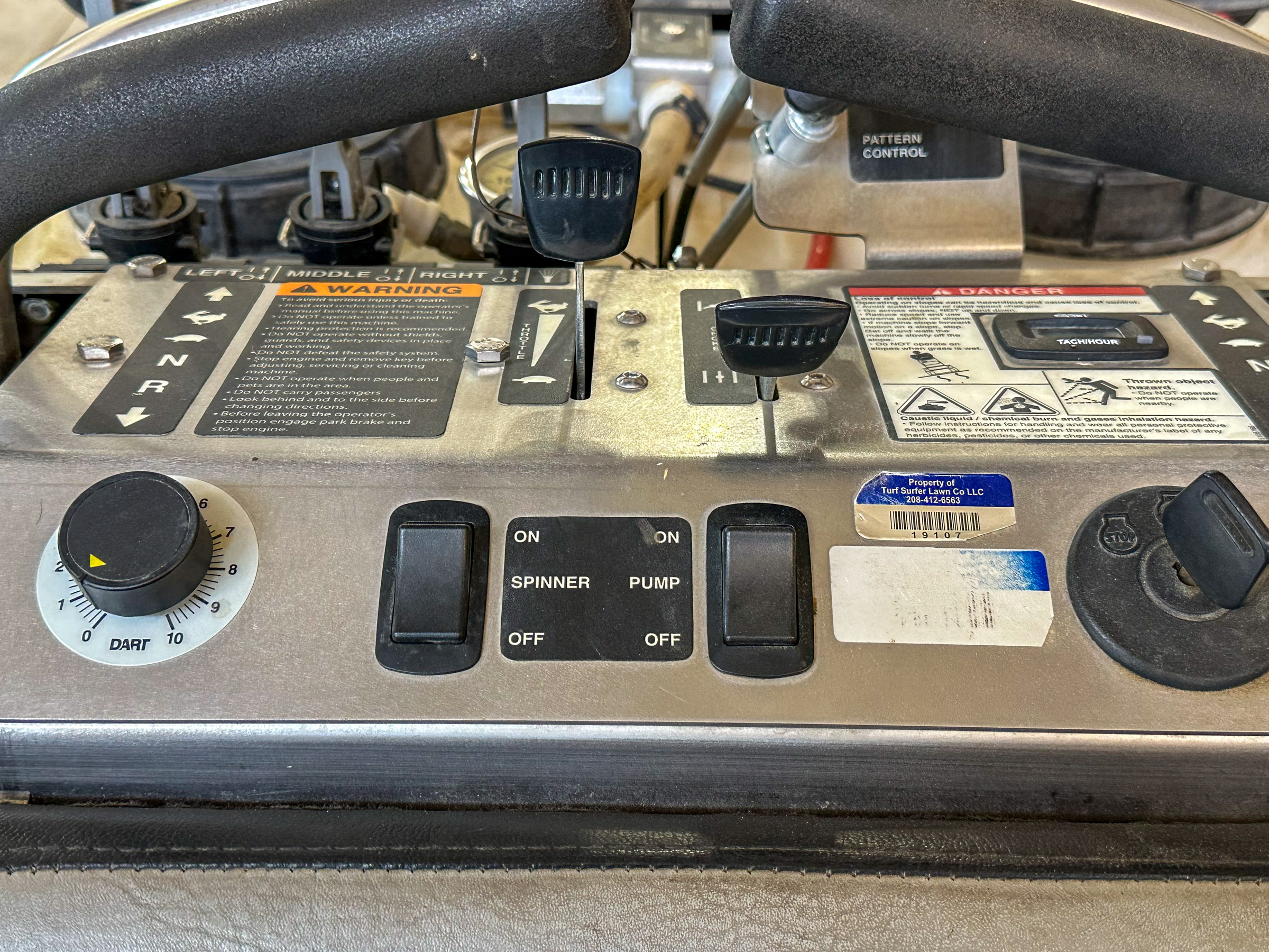 2018 FERRIS MOWERS Spreader/Sprayer - view 12 of 16