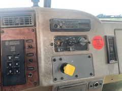 2006 PETERBILT 335 - Image 7