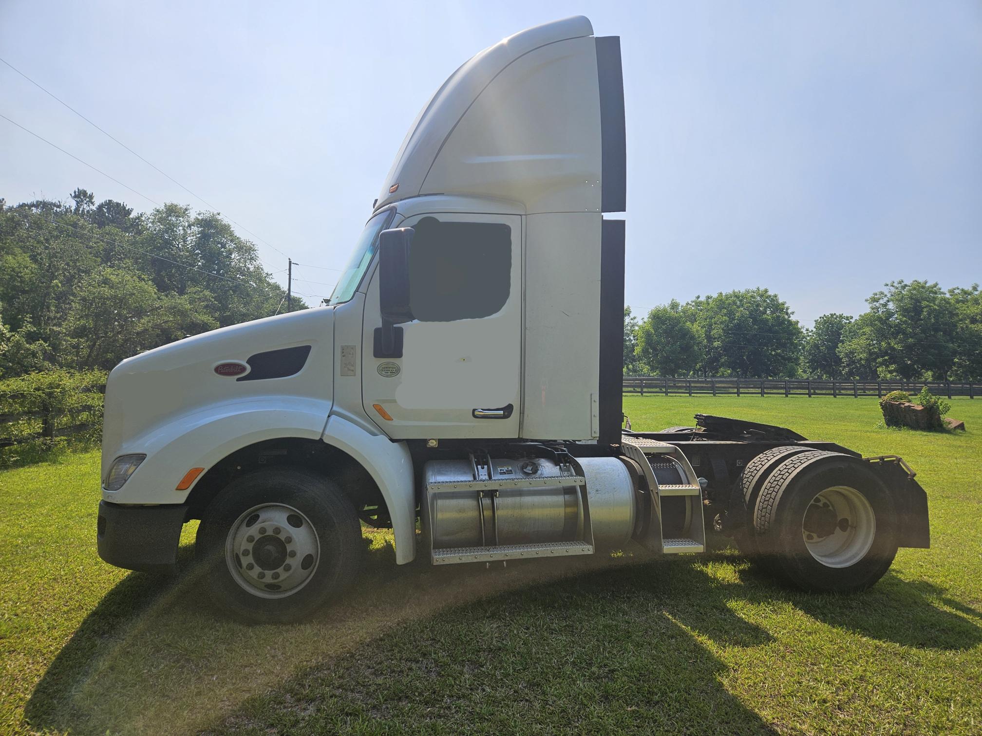 2018 PETERBILT 579 - Image 3
