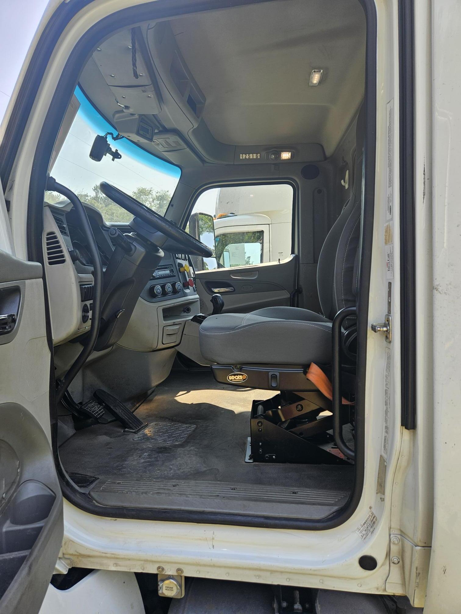 2018 PETERBILT 579 - Image 5