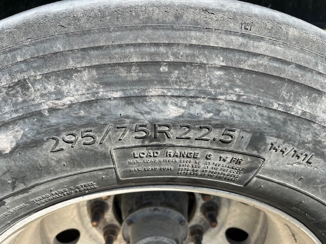 2011 UTILITY - Image 11